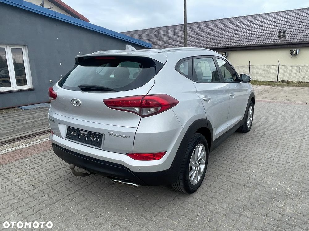 Hyundai Tucson 2.0 CRDI BlueDrive Comfort 2WD - 17