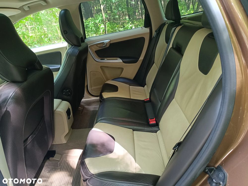 Volvo XC 60 DRIVe R Design - 11