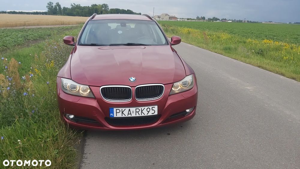 BMW Seria 3 320i Touring - 2