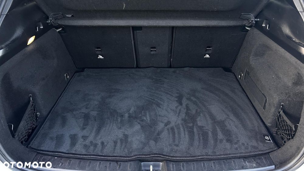 Mercedes-Benz GLA - 29