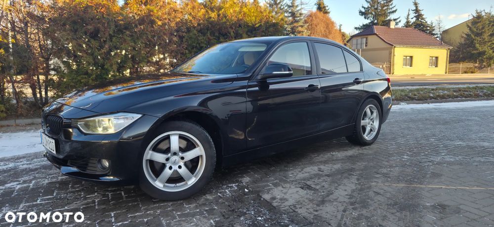 BMW Seria 3 325d Sport-Aut Luxury Line - 3