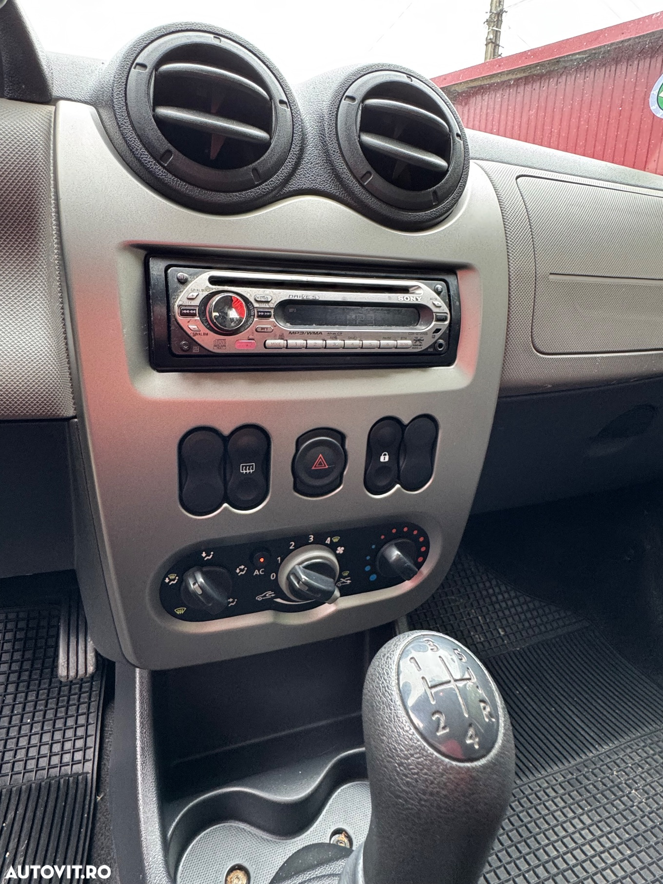 Dacia Sandero 1.4 MPI Ambiance - 20