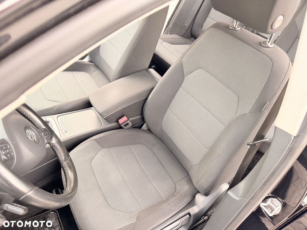 Volkswagen Passat 2.0 TDI BlueMotion Technology R-Line - 23