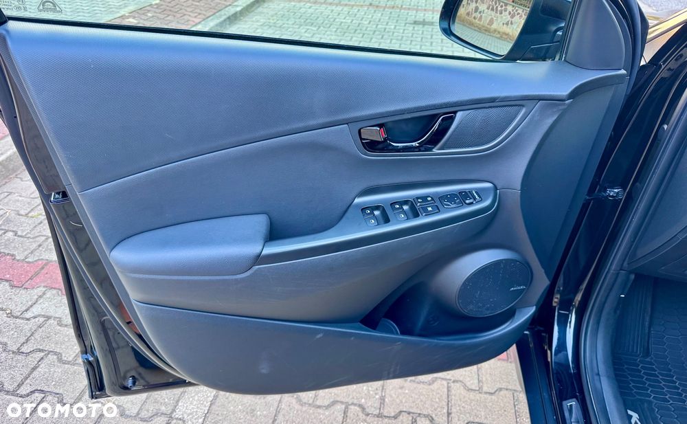 Hyundai Kona - 17