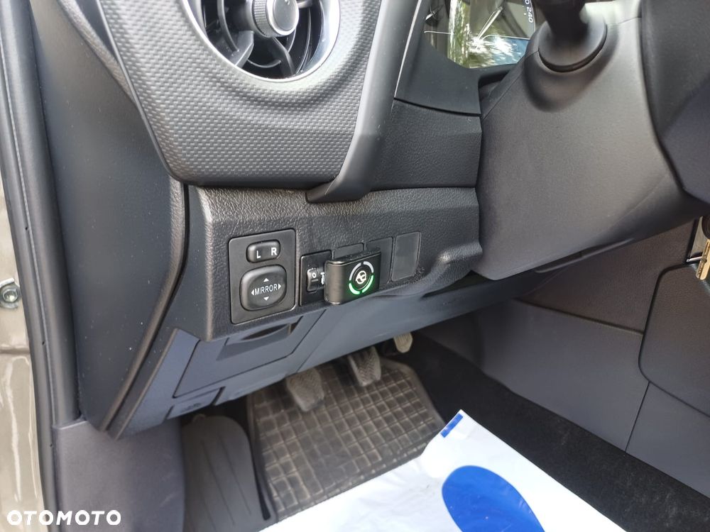 Toyota Auris 1.33 VVT-i Active - 12