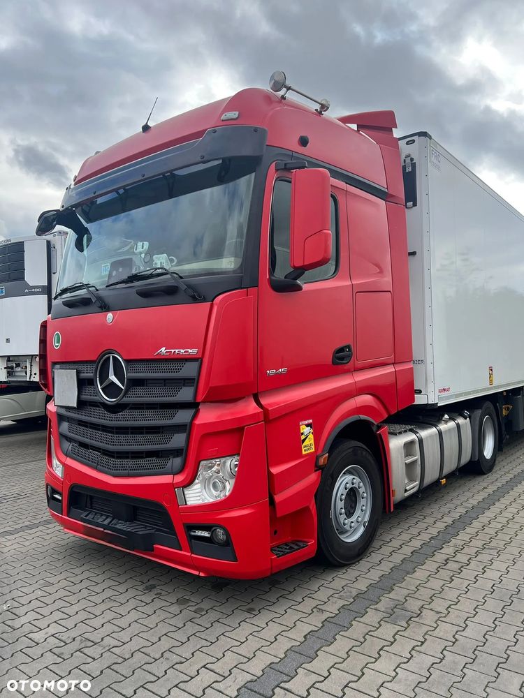 Mercedes-Benz ACTROS - 2