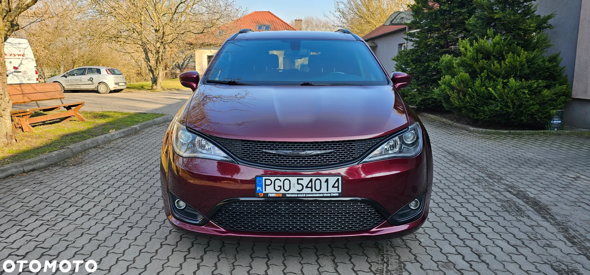 Chrysler Pacifica - 2