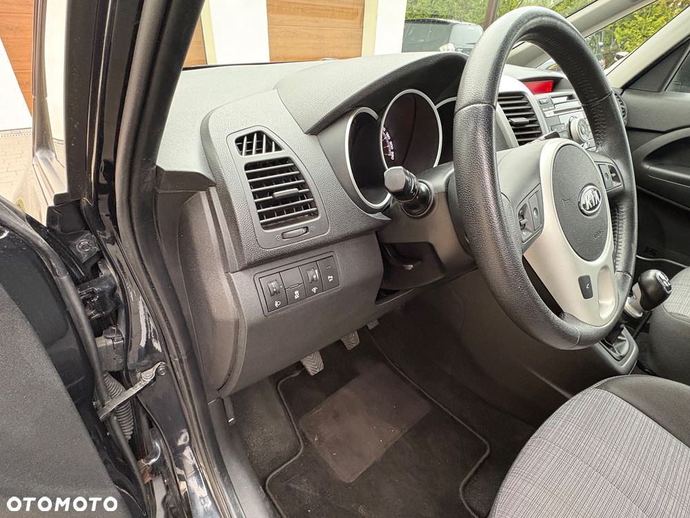 Kia Venga - 22
