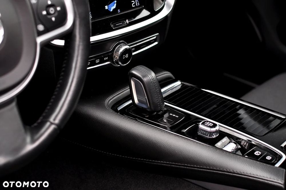 Volvo V60 T6 AWD Recharge Geartronic Inscription - 32