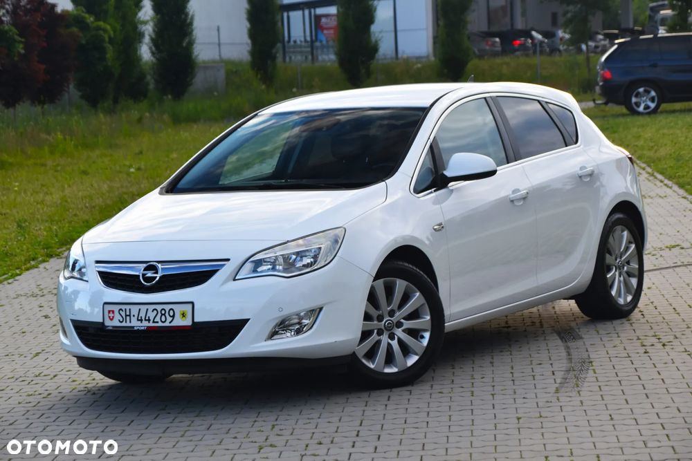 Opel Astra 1.6 Turbo White Edition - 27