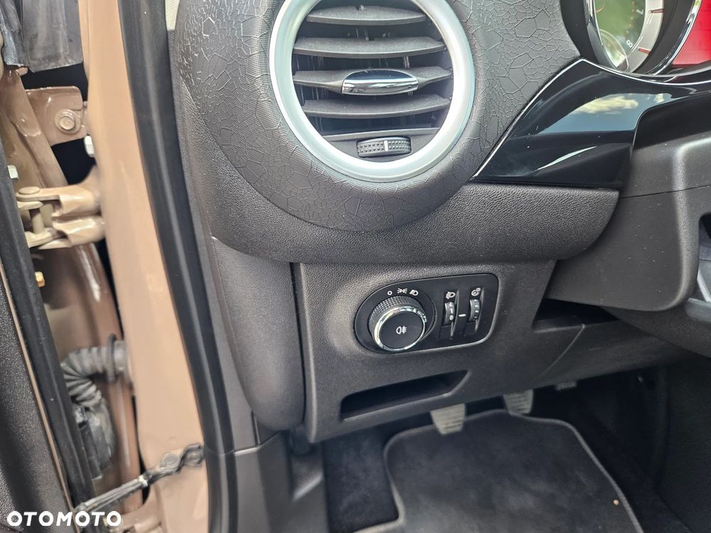 Opel Adam 1.2 Black Jack - 18