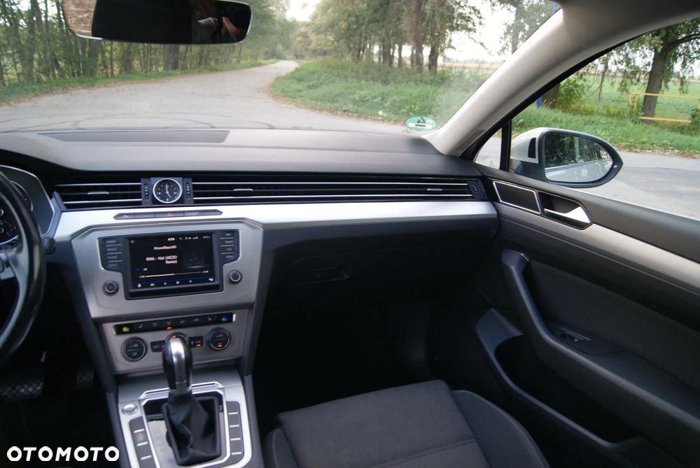 Volkswagen Passat 2.0 TDI SCR DSG Highline - 26