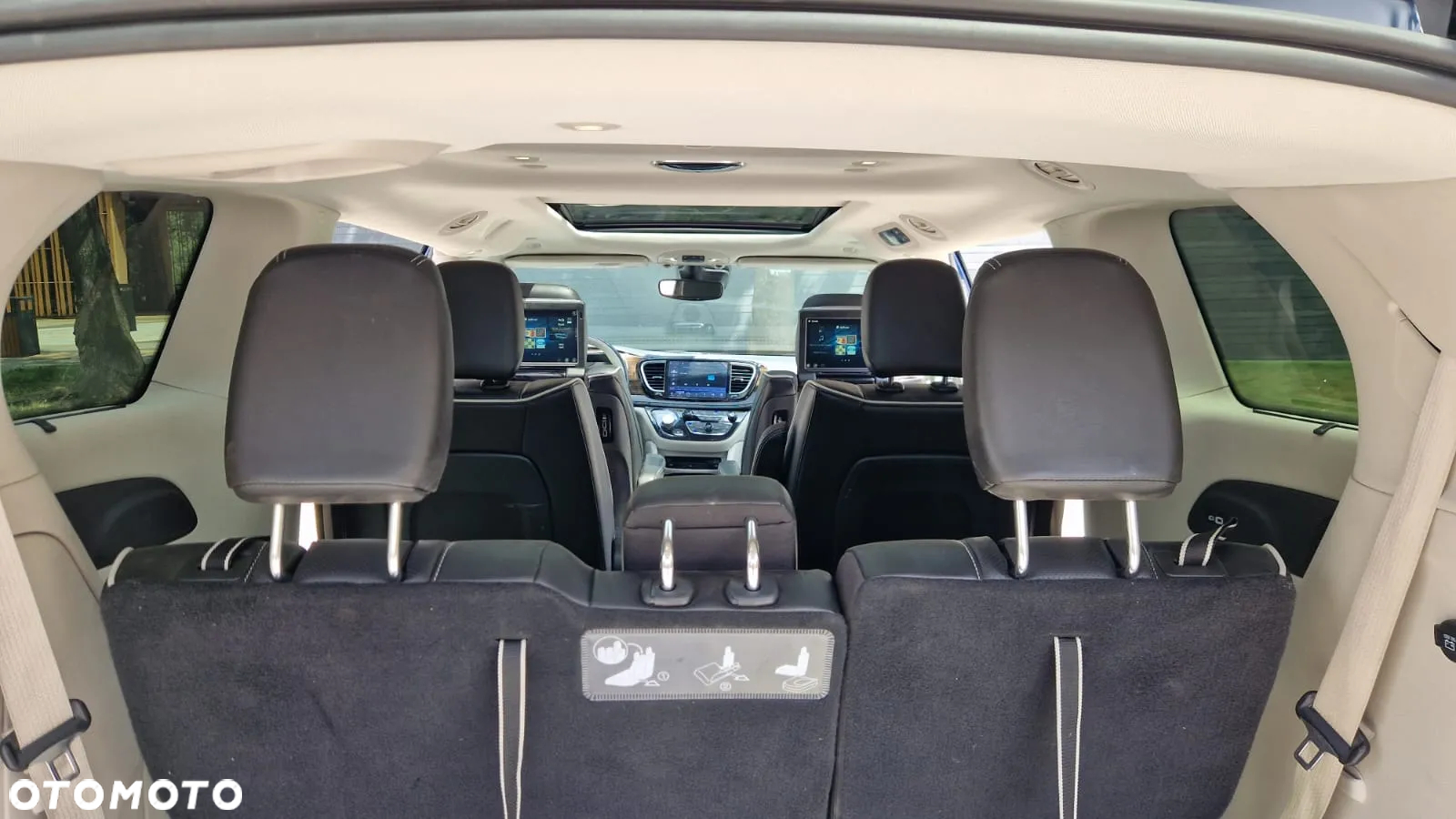 Chrysler Pacifica - 27