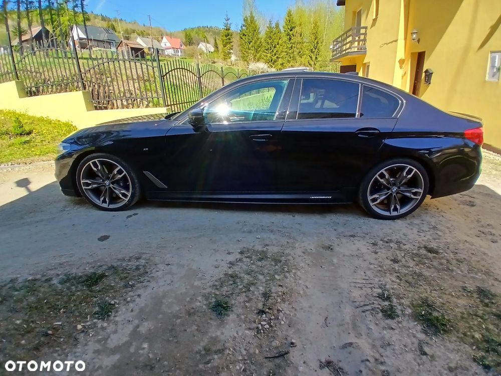 BMW Seria 5 M550i xDrive sport - 10