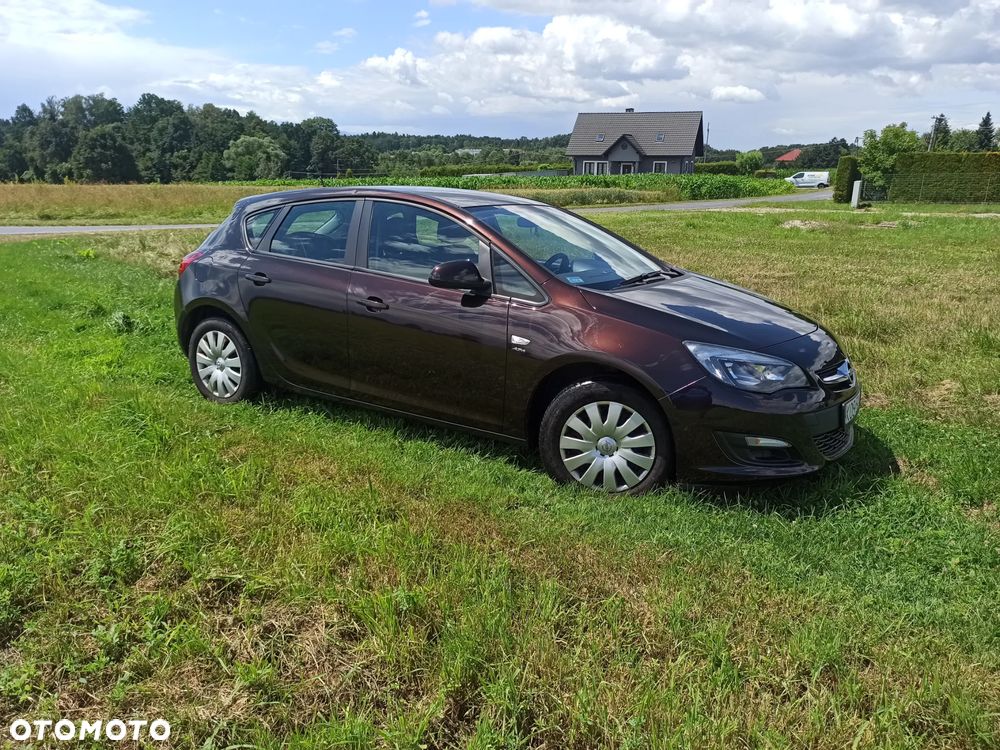 Opel Astra 2013 photo 3
