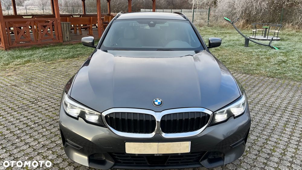 BMW Seria 3 320d Sport Line Sport - 11