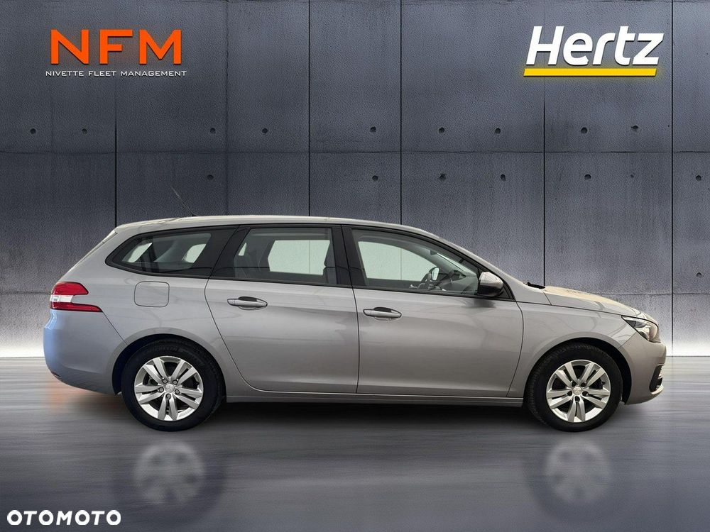 Peugeot 308 - 8