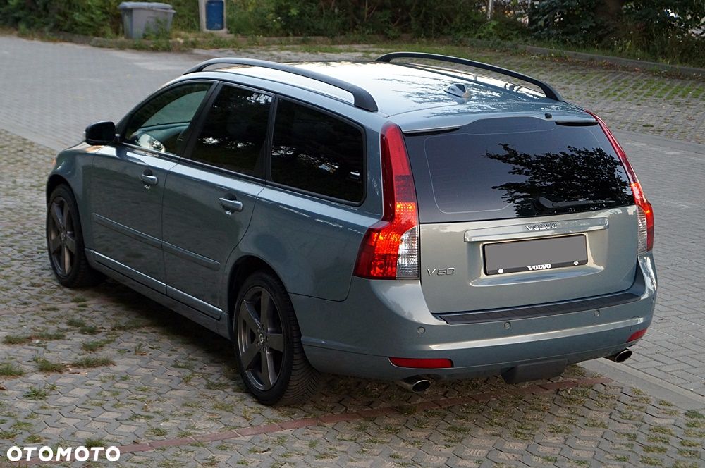 Volvo V50 D5 Momentum - 16