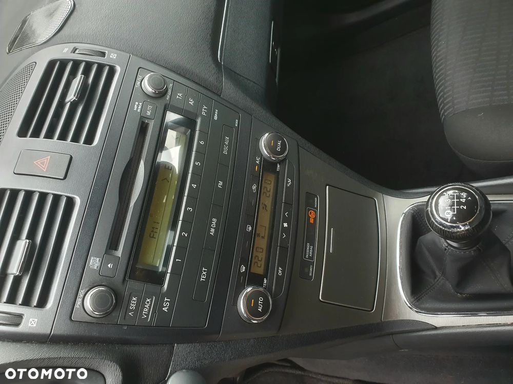 Toyota Avensis 1.8 Sol - 5
