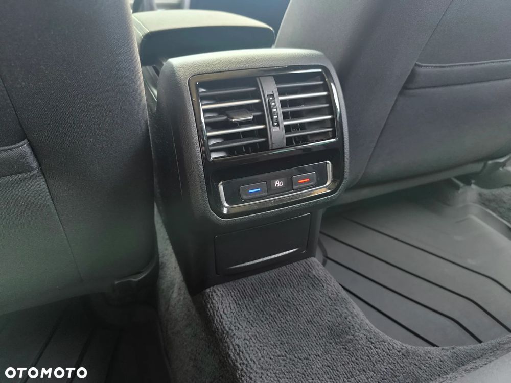 Volkswagen Passat 1.6 TDI (BlueMotion Technology) Trendline - 23
