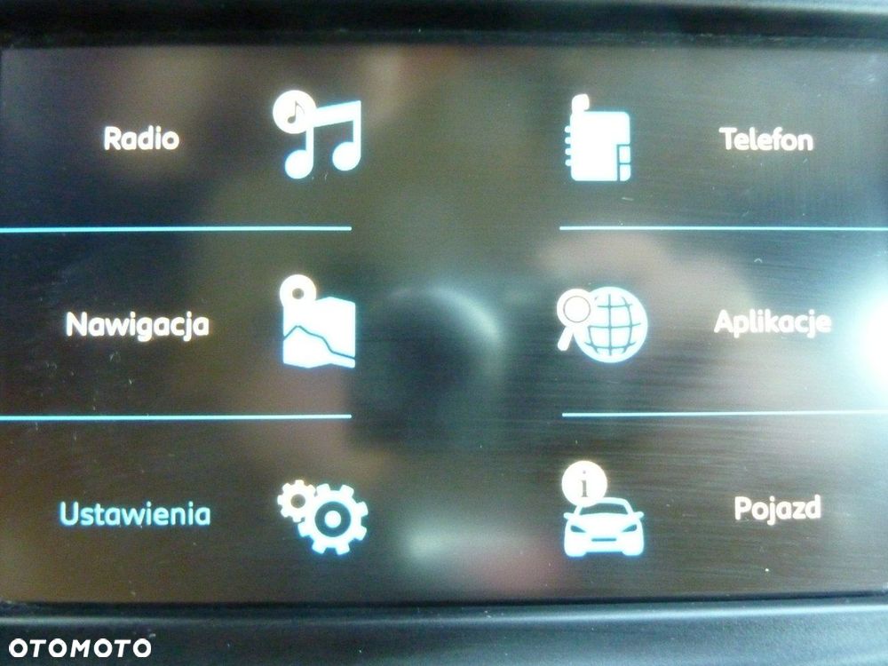 Peugeot 208 - 23