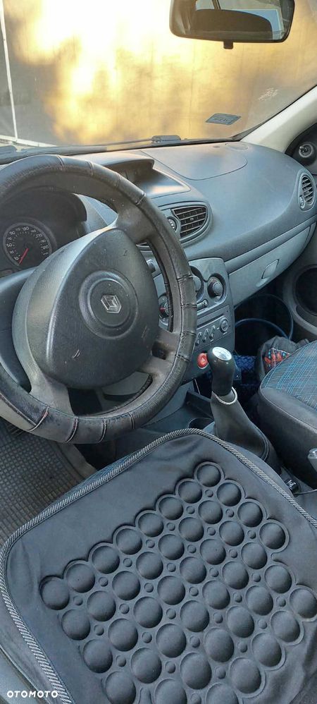 Renault Clio - 7