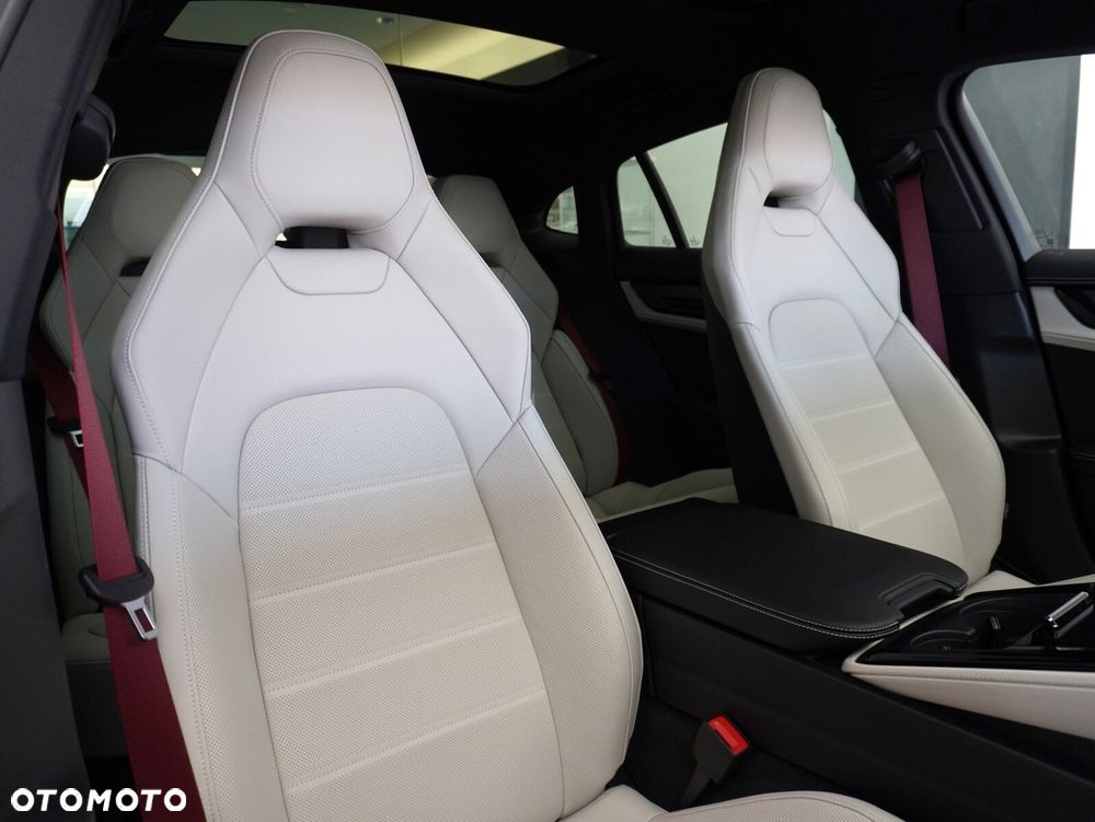 Porsche Panamera 4S E-Hybrid PHEV - 34