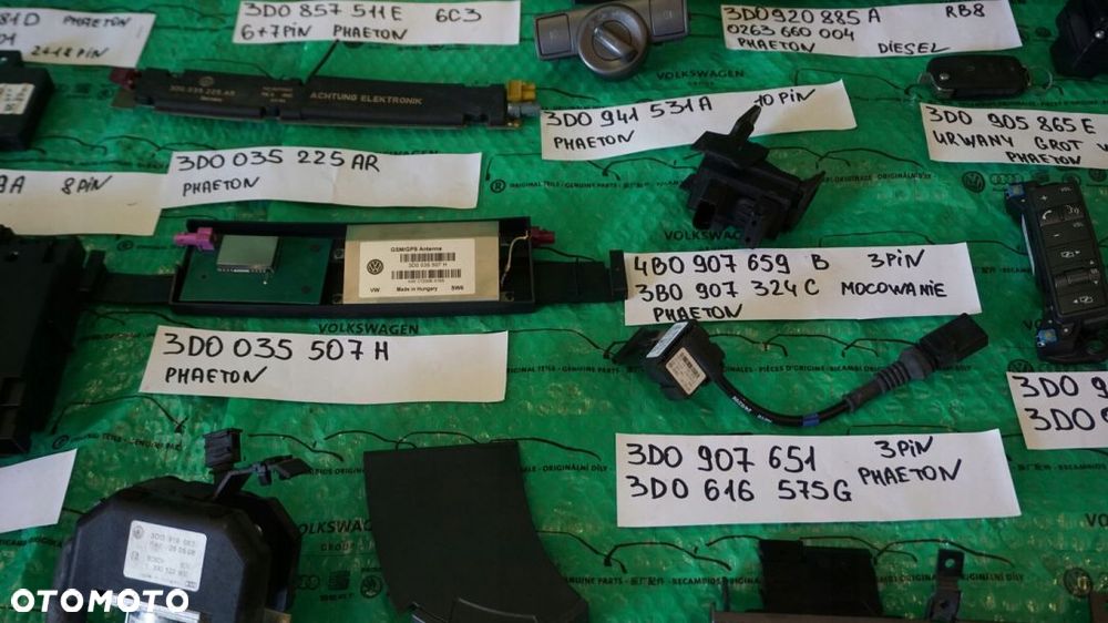 PRZYCISK OTWIERANIA KLAPY VW PHAETON - 10