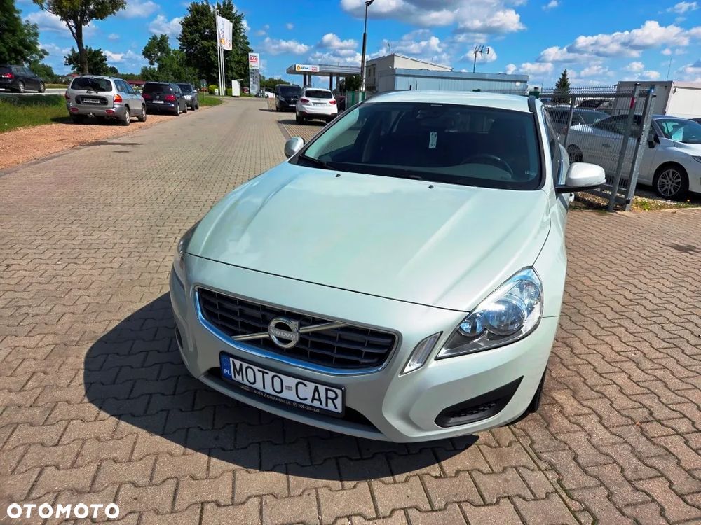 Volvo V60 D2 Momentum - 20