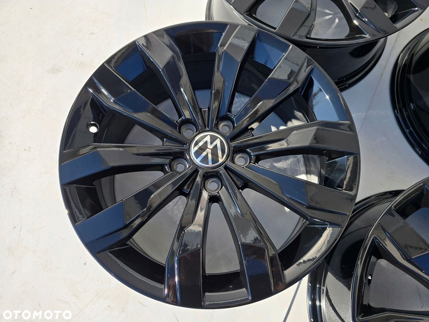 VW T-ROC PASSAT B7 GOLF VI VII CADDY TOURAN 5X112 ET45 4X - 4