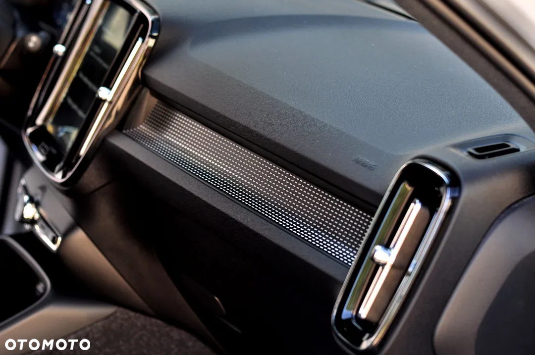 Volvo XC 40 T3 R-Design - 18