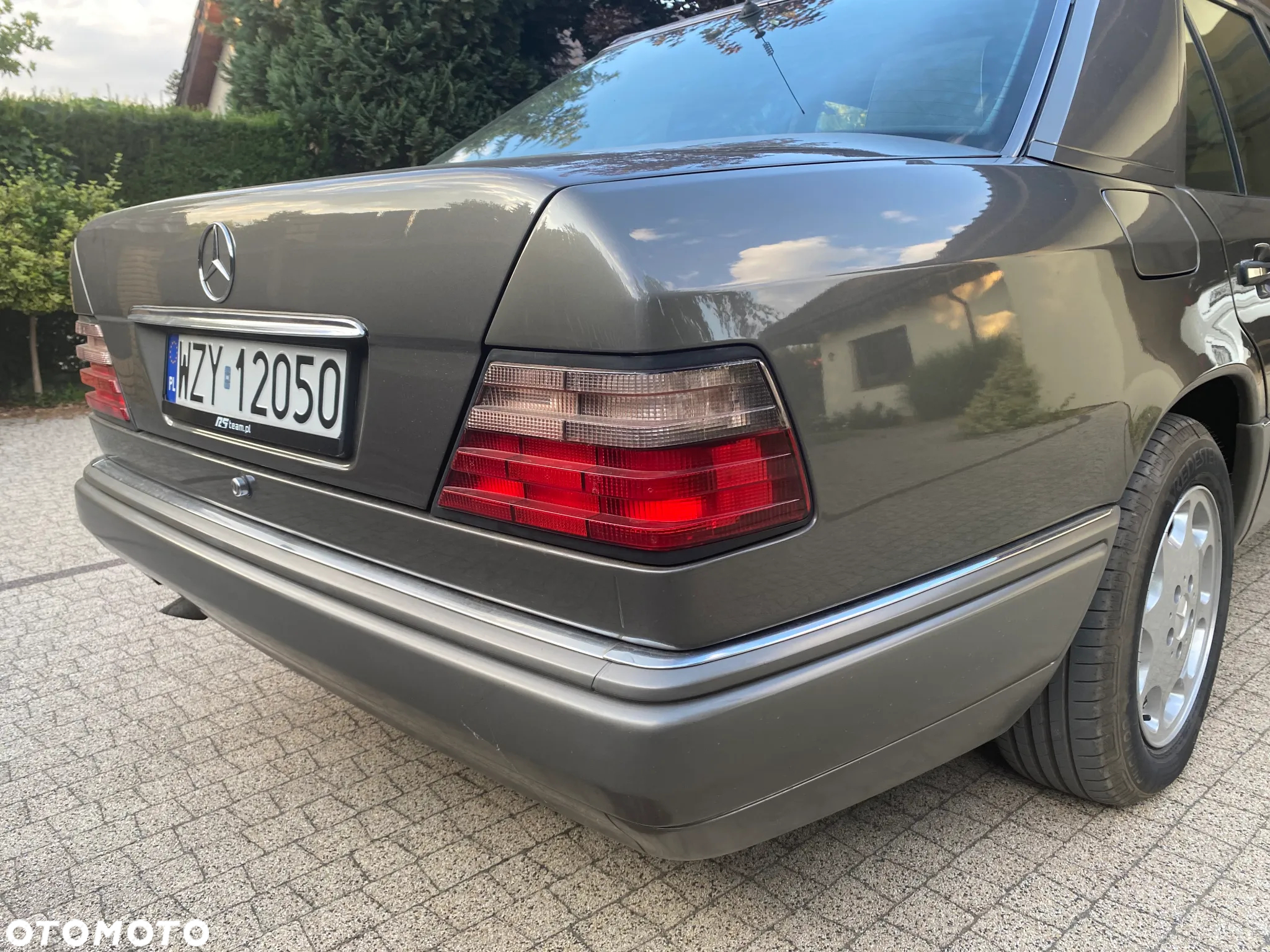 Mercedes-Benz Klasa E 300 D - 6