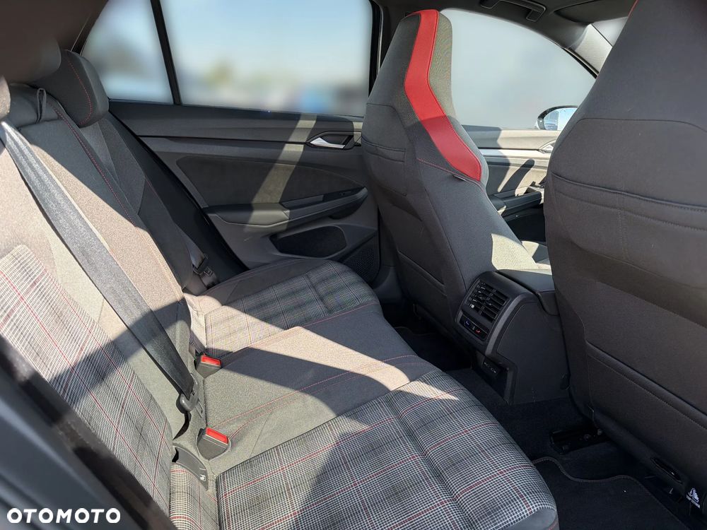 Volkswagen Golf - 14