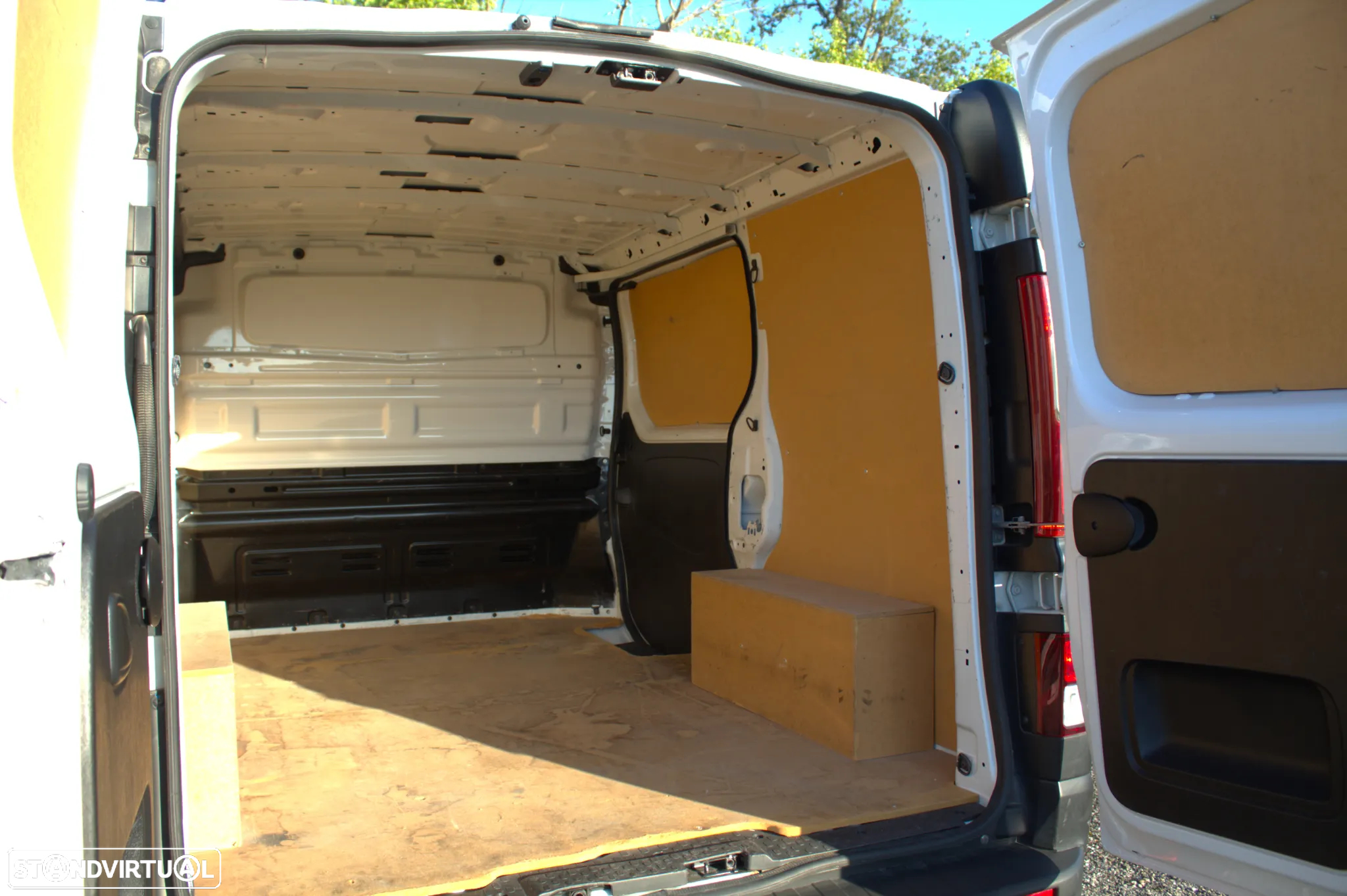 Renault Traffic 2.0 TDCI de 2020 com IVA - 6