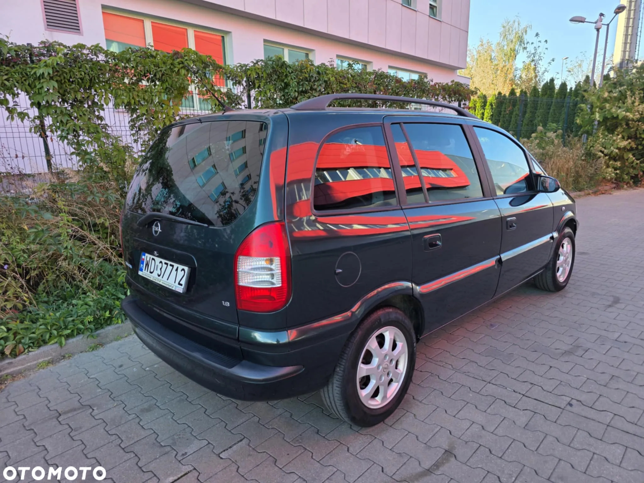Opel Zafira 1.8 16V Elegance - 4