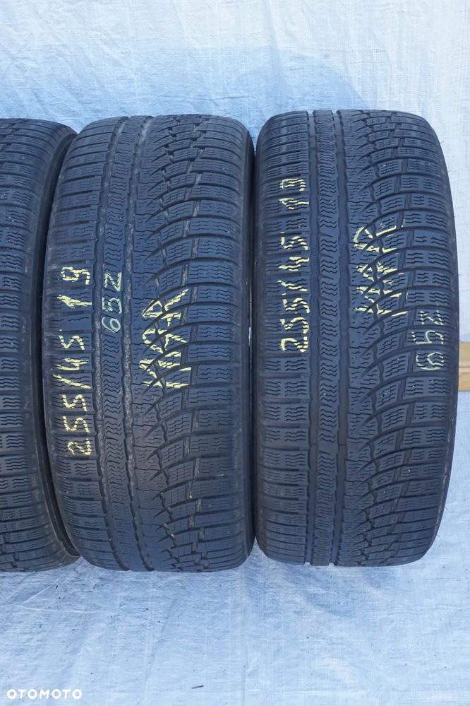 255 45 19  XL Nokian WRA4 - 3