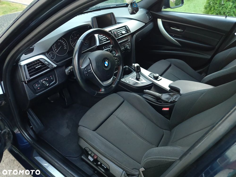 BMW Seria 3 320d Sport-Aut Blue Performance Sport Line - 11