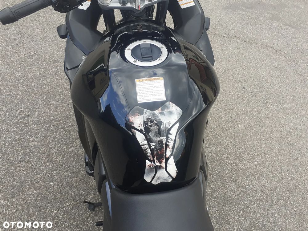 Suzuki GSX - 2