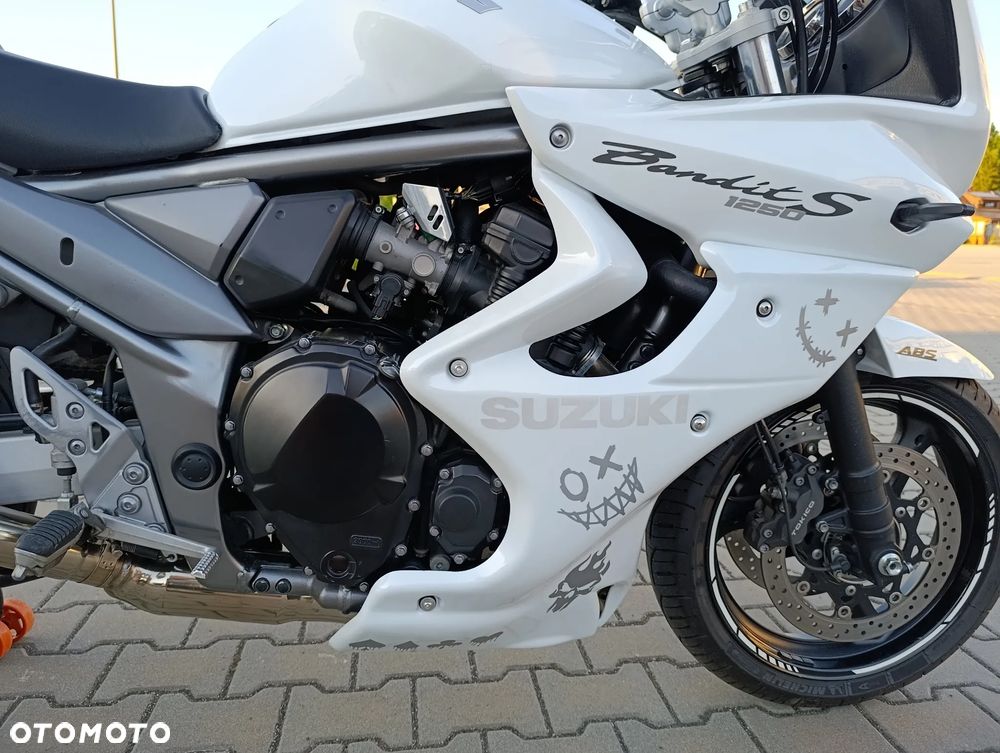 Suzuki Bandit - 27