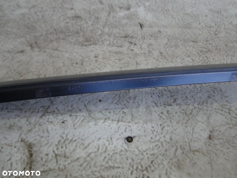 BMW 5 E60 E61 LISTWA SZYBY CZOŁOWEJ PRZÓD PRZEDNIA PRAWA EUROPA - 5