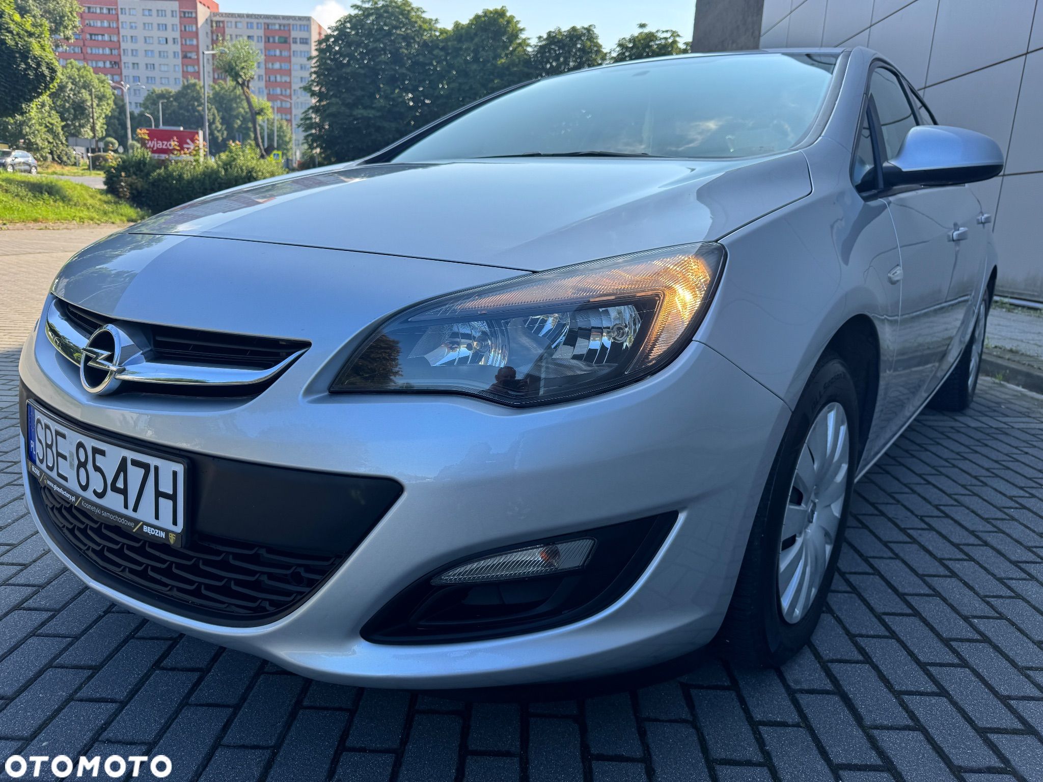 Opel Astra IV 1.4 T Business EU6 - 1