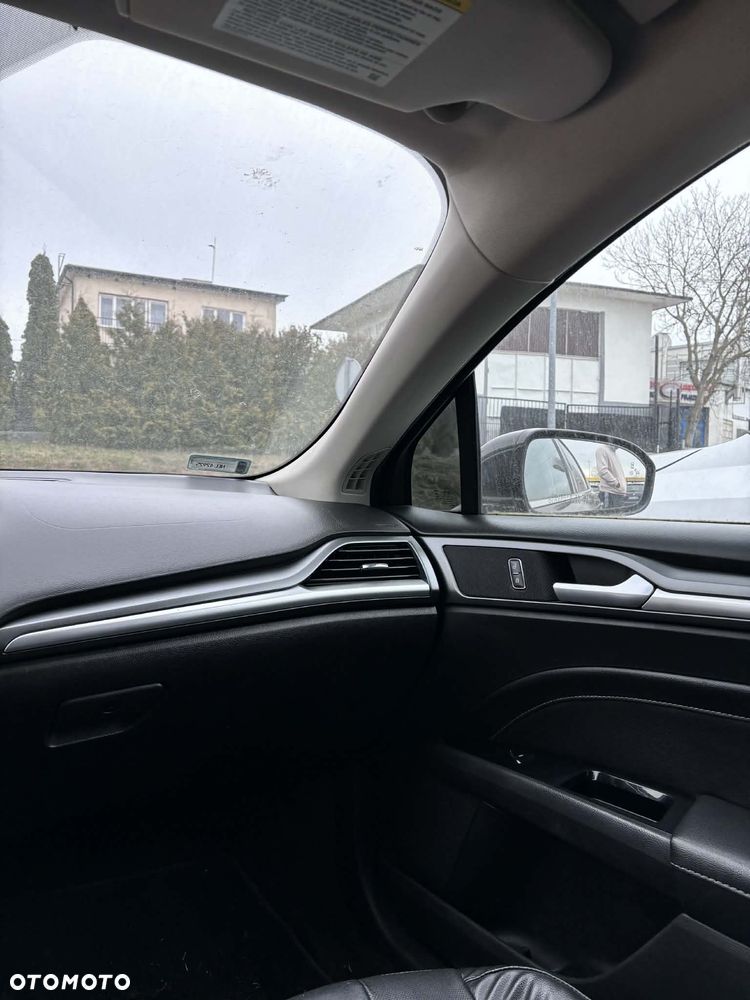 Ford Fusion - 15