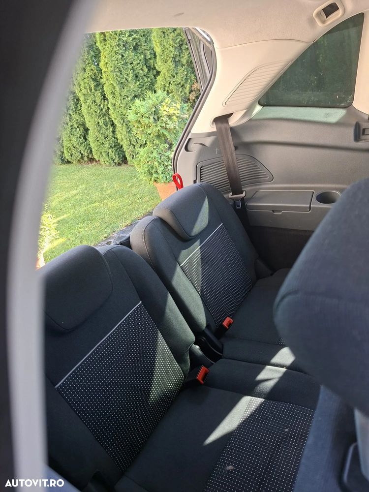 Ford C-Max - 11