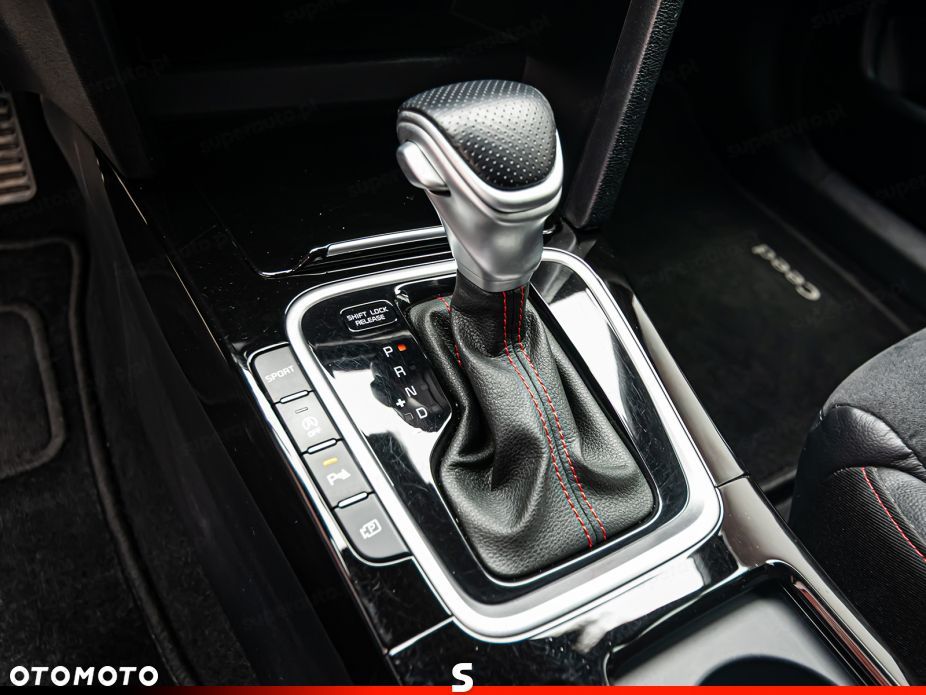 Kia ProCeed 1.6 T-GDI GT DCT - 19