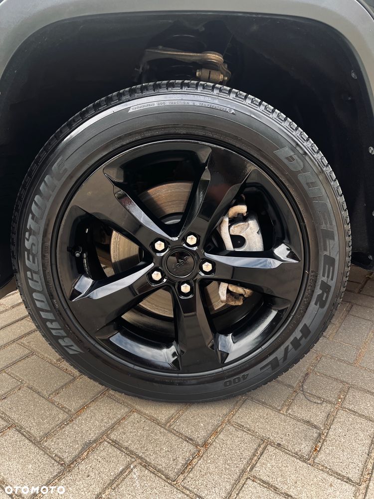 Jeep Grand Cherokee - 11