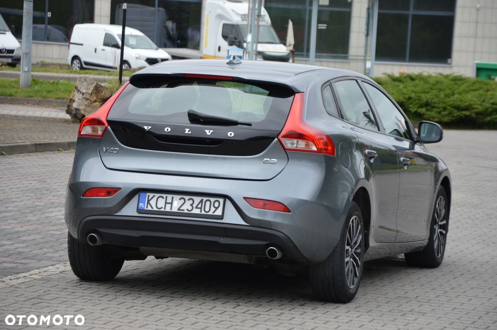 Volvo V40 D2 Momentum - 4