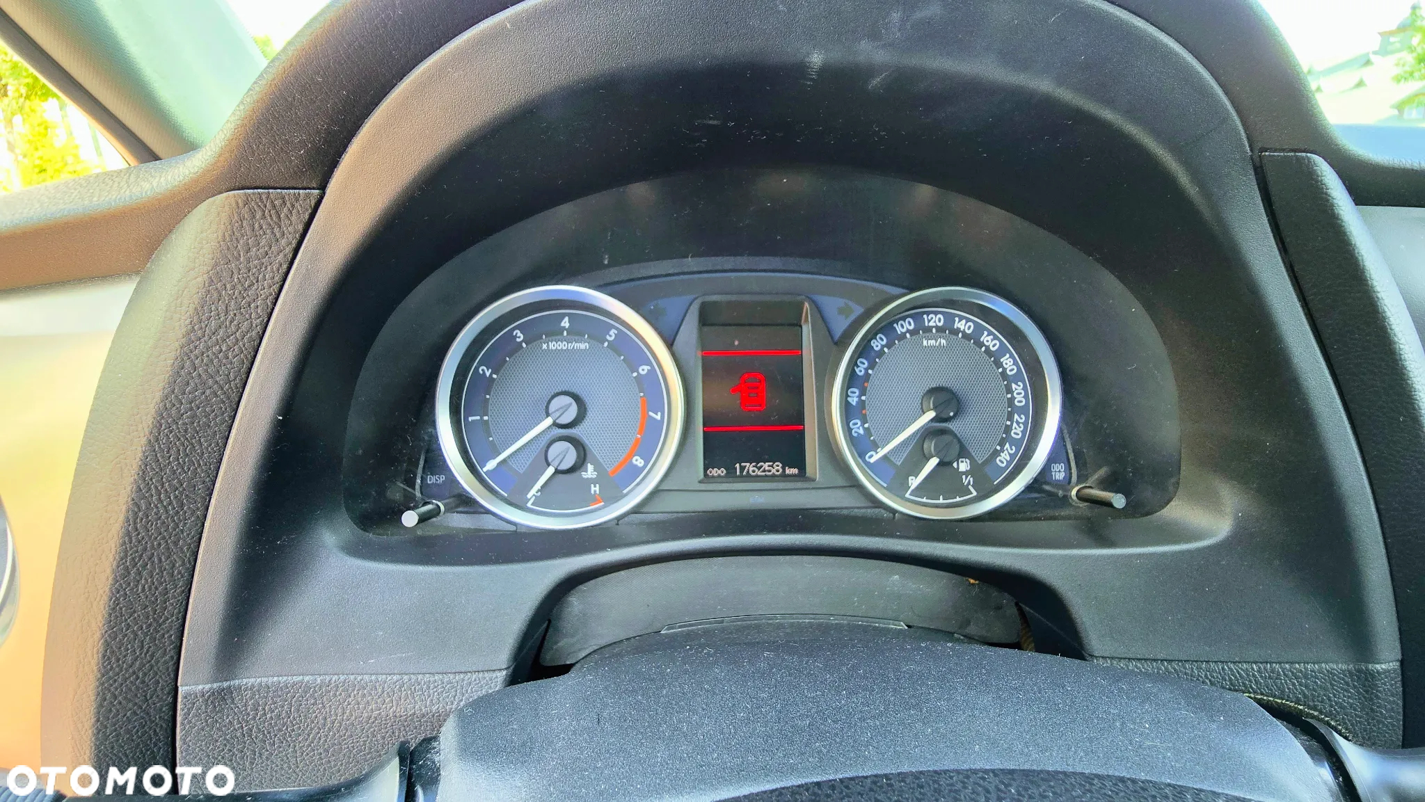 Toyota Auris 1.6 Valvematic Executive - 16