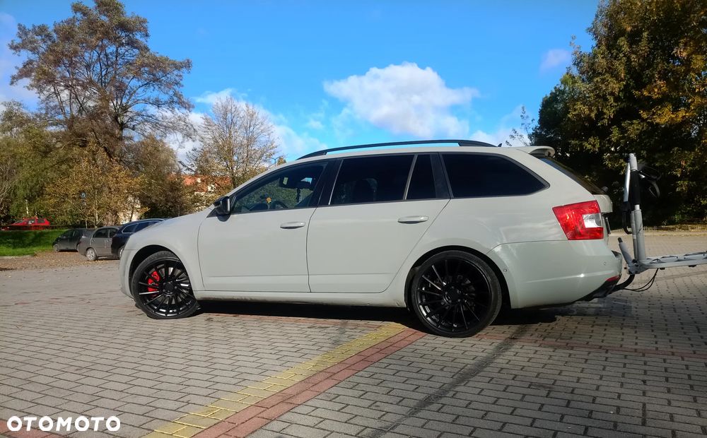 Skoda Octavia 2.0 TDI (Green tec) DSG RS - 29