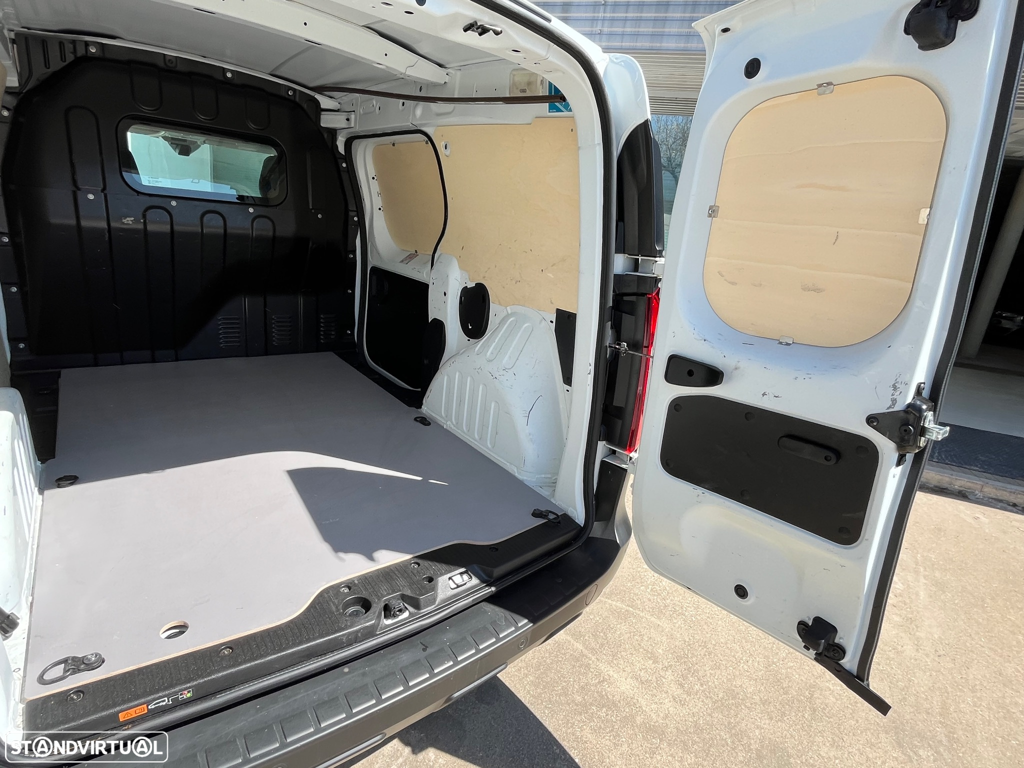 Renault EXPRESS 1.5 DCI CONFORT - 24