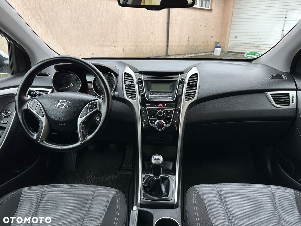 Hyundai i30 blue Kombi 1.6 GDi Passion - 22